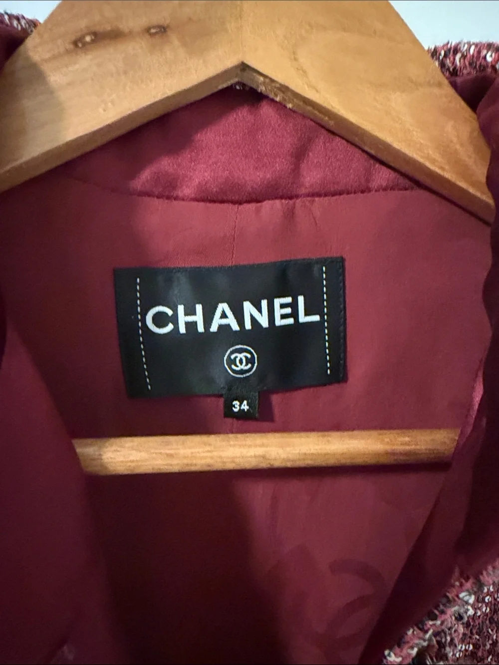 CHANEL Rose-Red Tweed Sleeveless Vest Jacket